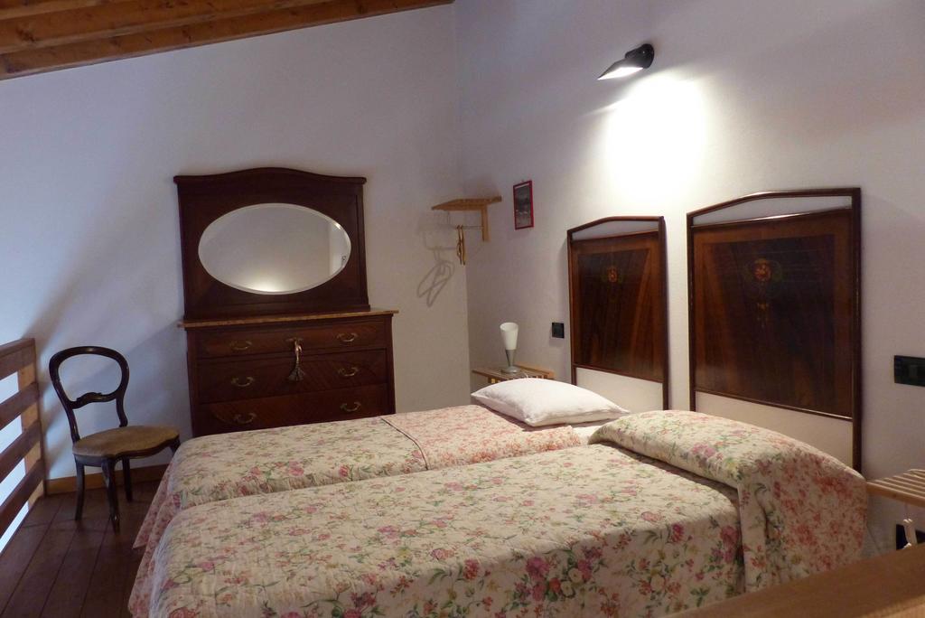 Villa Arriga Alta Lonato del Garda Habitación foto