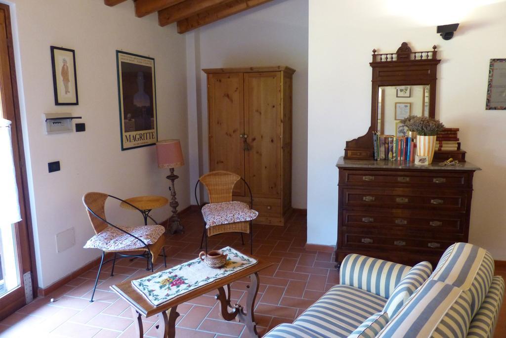 Villa Arriga Alta Lonato del Garda Habitación foto